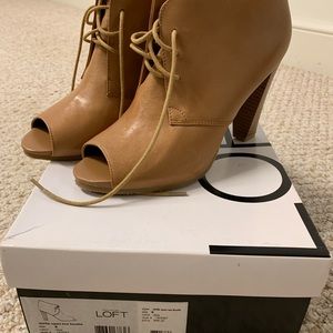 Loft Shirlie open toe bootie, size 8, tan color